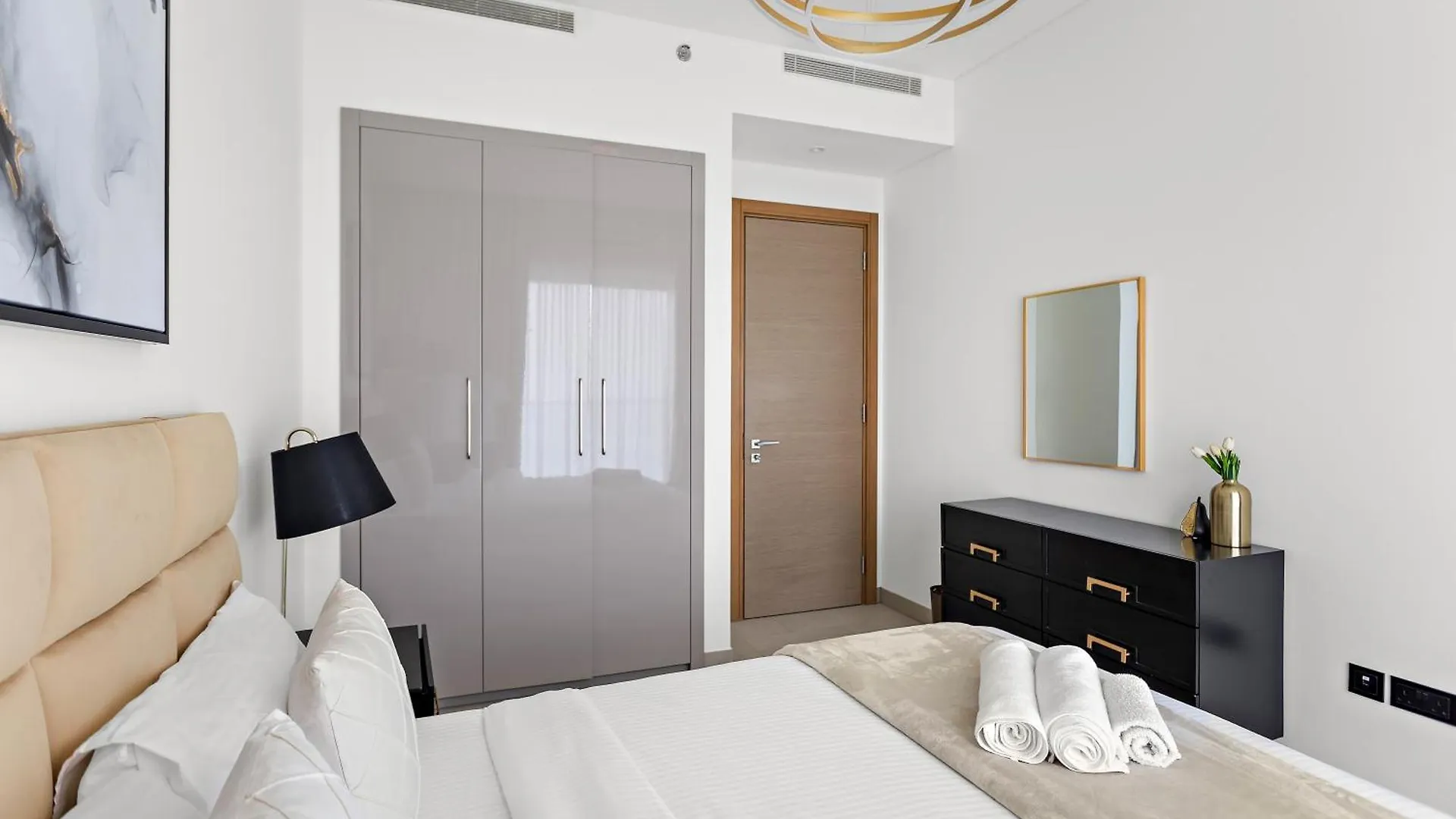 Apartment Brand New 1 Bedroom + Office - Perfect For Work Dubai
